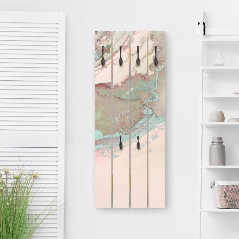 Wandgarderobe Farbexperimente Marmor Rose und Türkis