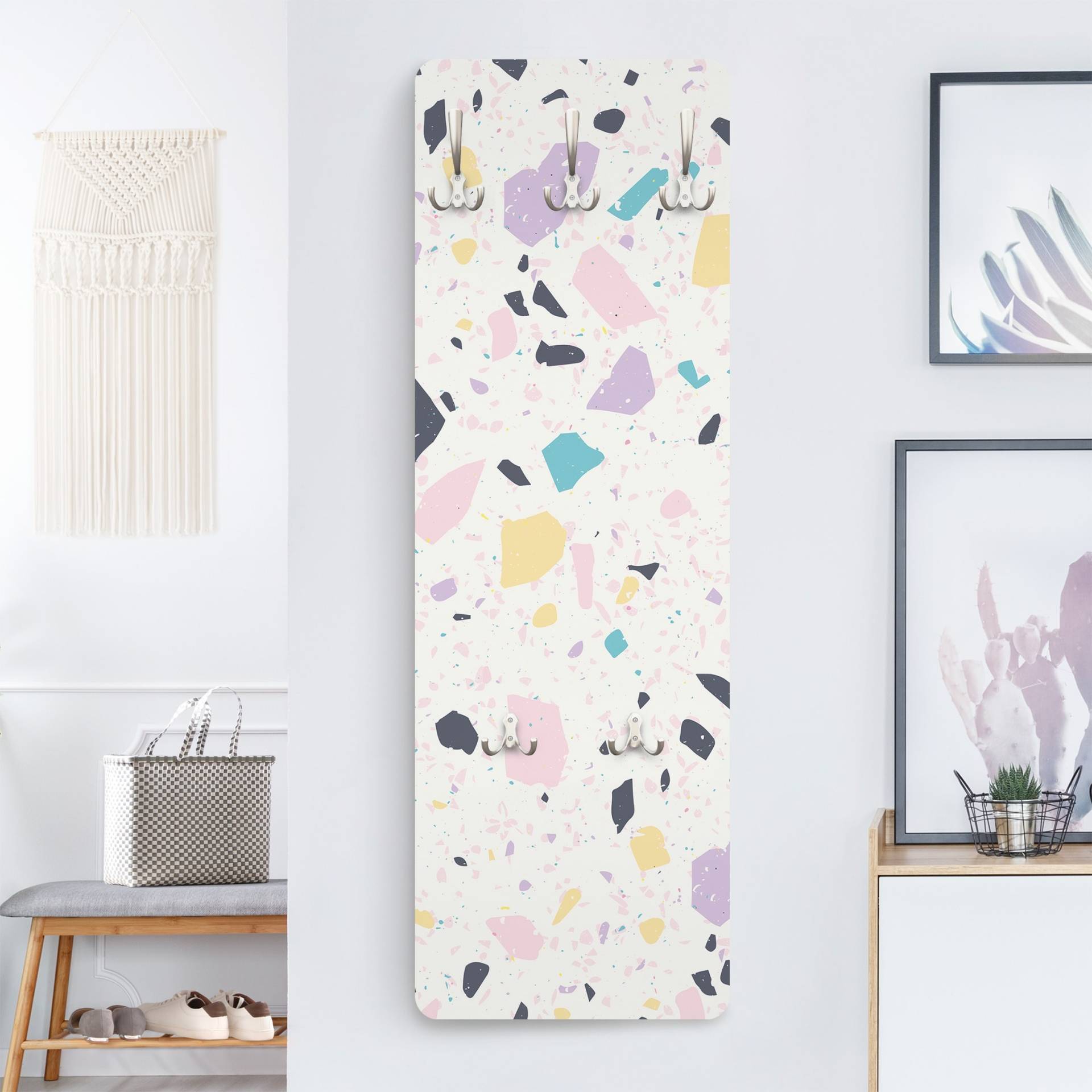 Wandgarderobe Holzpaneel Detailliertes Terrazzo Muster Capri