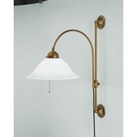 Wandlampe Messing Glas Zugschalter Steckdosenanschluss von Berliner Messingleuchten GmbH