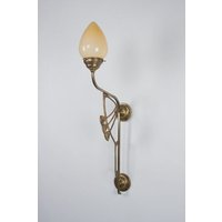Wohnliche Wandlampe Messing Glas Elfenbein E27 H:86 cm von Berliner Messingleuchten GmbH