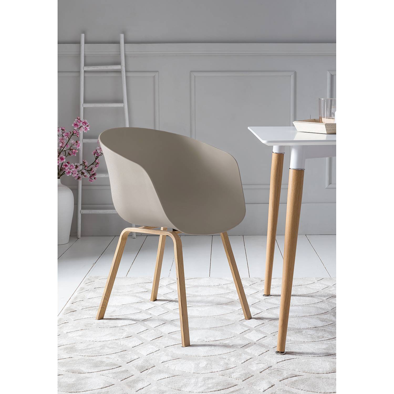 home24 Armlehnenstuhl Loppi 2er-Set 55 x 78 x 55cm Grau/Sahara home24 Armlehnenstuhl Loppi 2er-Set 55 x 78 x 55cm Grau/Sahara von home24