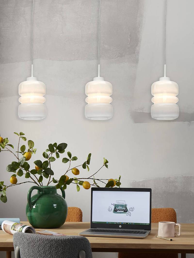 home24 Hängeleuchte Verona Typ A 15 x 15 x 30cm Weiß/Weiß Glasart: Milchglas Material: Glas E27 home24 Hängeleuchte Verona Typ A 15 x 15 x 30cm Weiß/Weiß Glasart: Milchglas Material: Glas E27 von home24