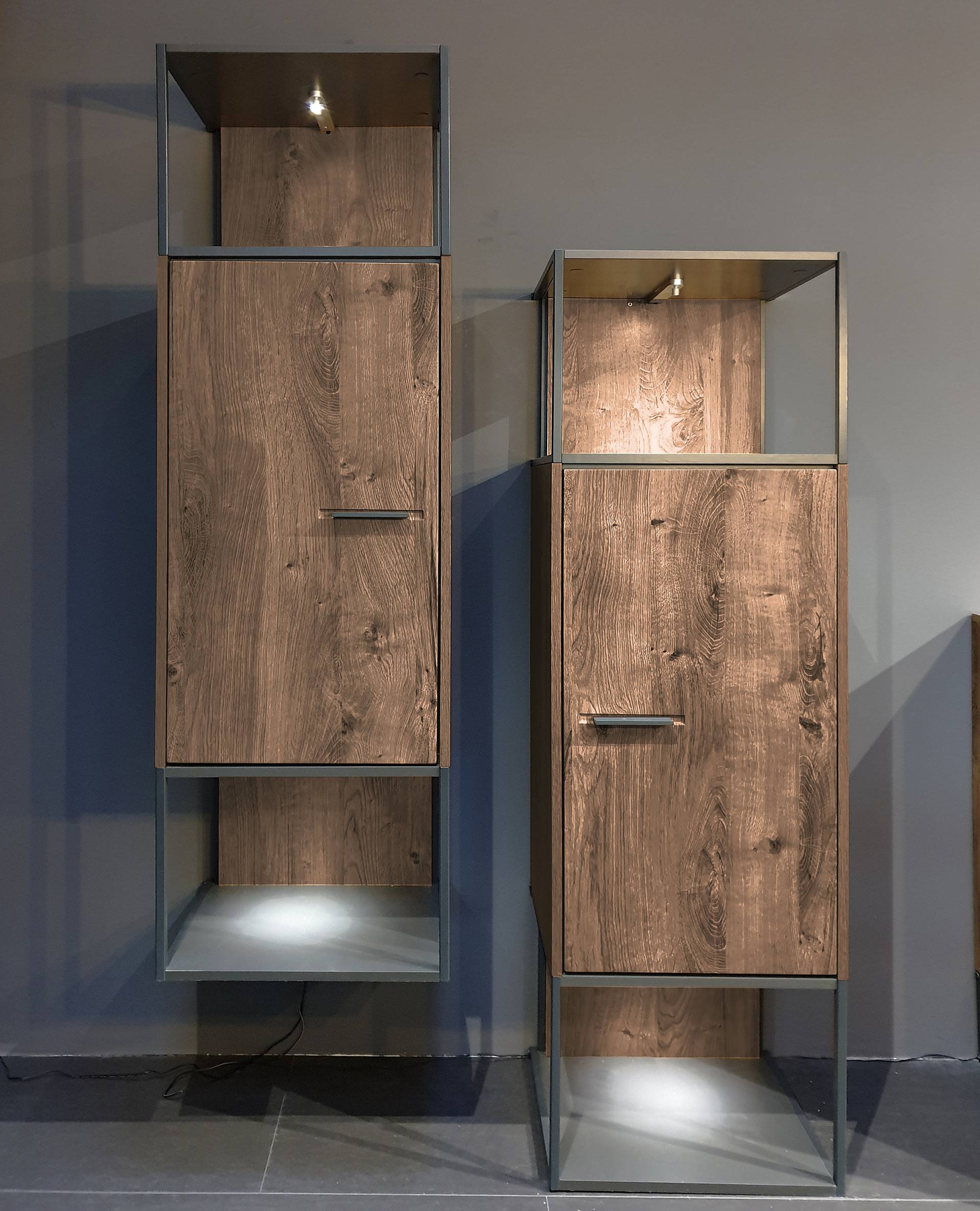 home24 Hängeschrank 45 x 156 x 38cm Braun home24 Hängeschrank 45 x 156 x 38cm Braun von home24