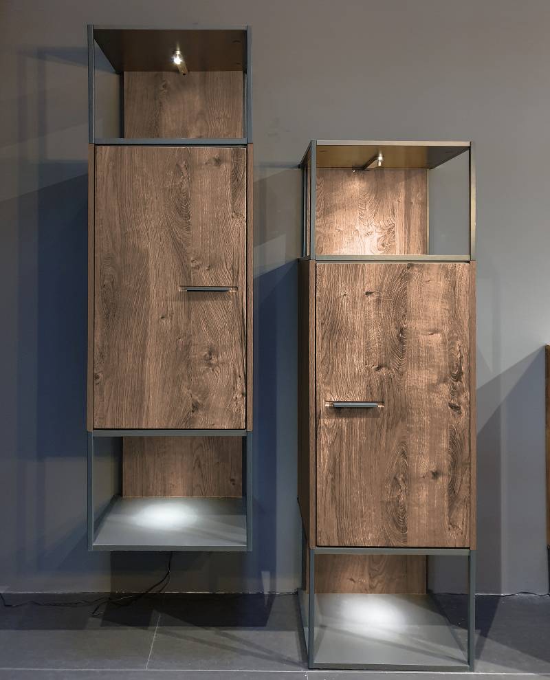 home24 Hängeschrank 45 x 156 x 38cm Braun von home24