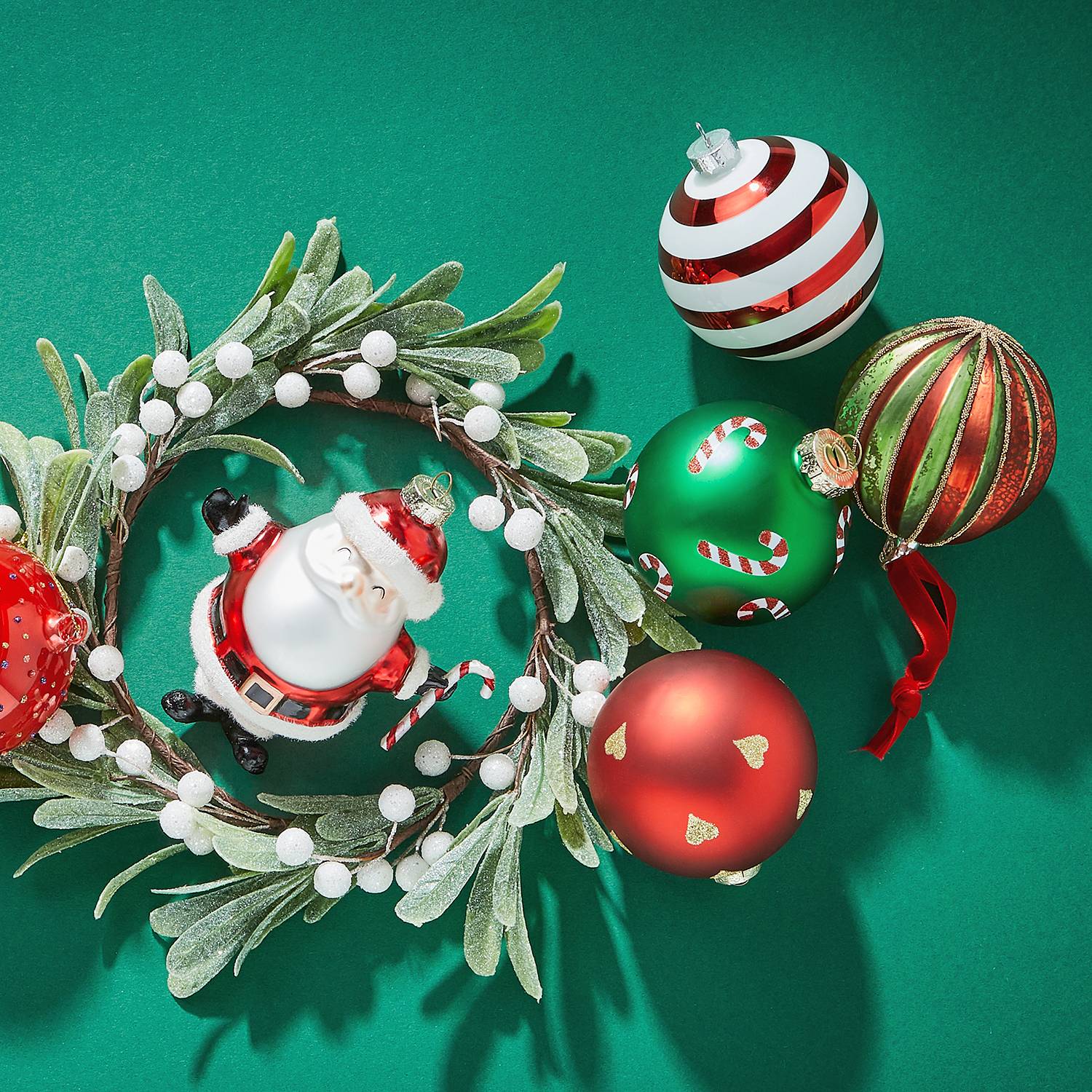 home24 Weihnachtskugel goldene Herzchen 8 x 10 x 8cm Gold von home24