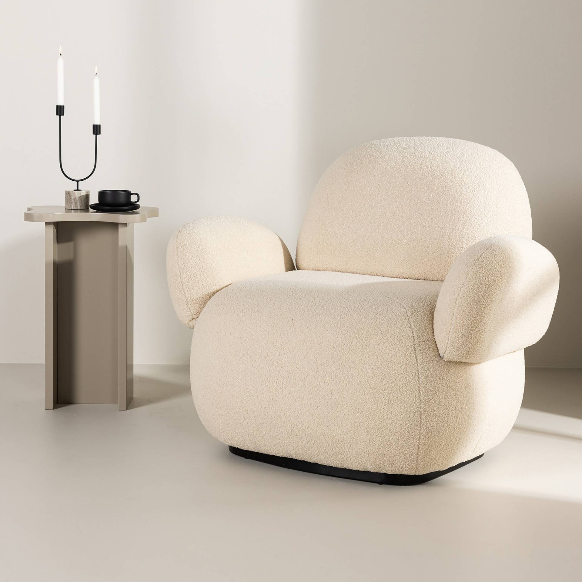 home24 Loungesessel Sevilla Beige Chenille 105 x 87 x 84cm home24 Loungesessel Sevilla Beige Chenille 105 x 87 x 84cm von home24