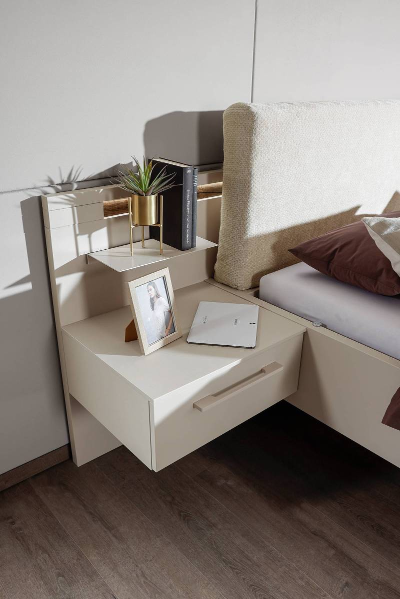 home24 Nachtkommode Luana mit Paneel 2er-Set 64 x 83 x 20cm mit Beleuchtung Beige/Champagner von home24
