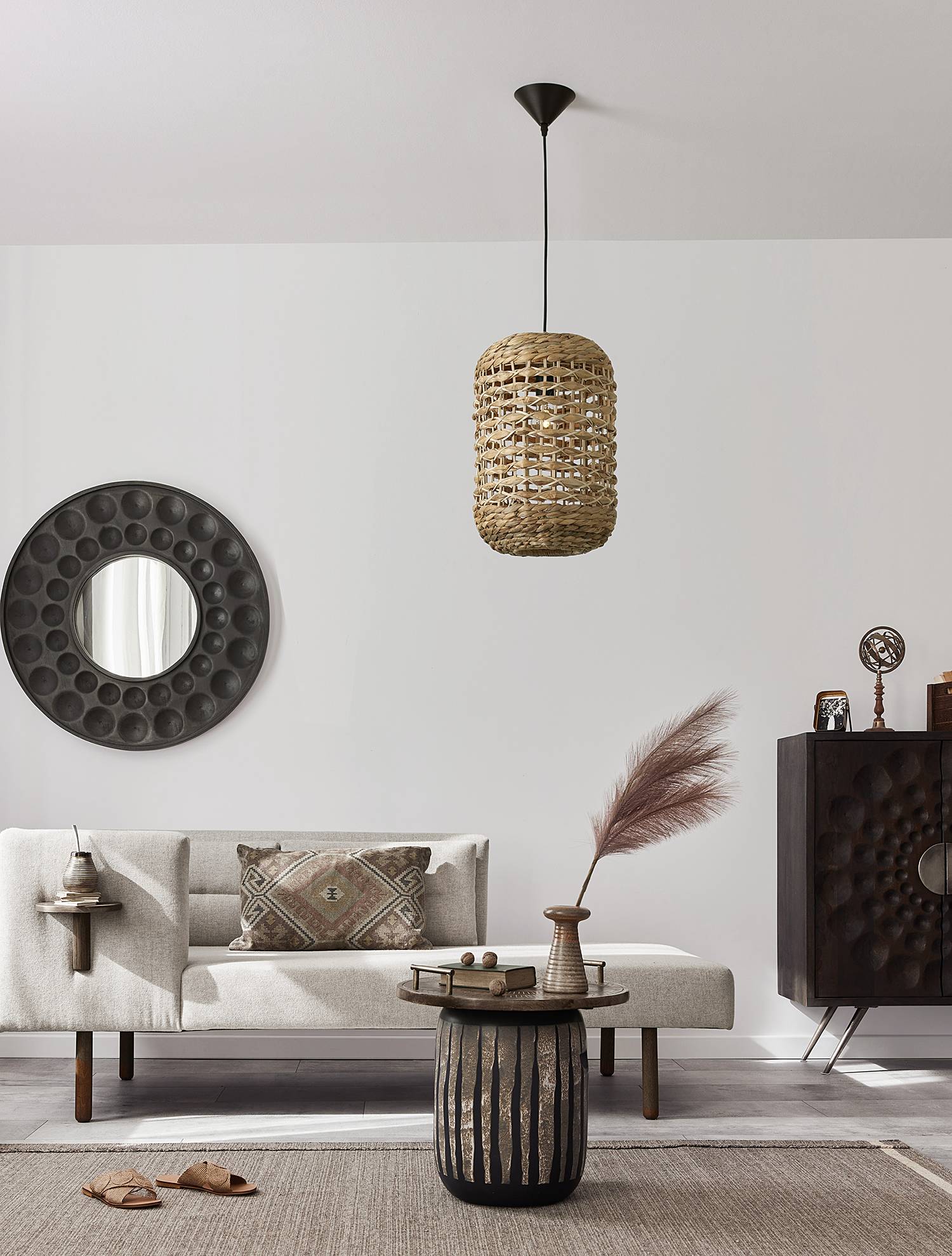 home24 Pendelleuchte Griffin Typ B Ø 27cm Braun/Beige Kabel ABS, Fassung ABS, Baldachin Aluminium, Gehäuse Leuchte Aluminium LED/Smart Home/Glühlampe home24 Pendelleuchte Griffin Typ B Ø 27cm Braun/Beige Kabel ABS, Fassung ABS, Baldachin Aluminium, Gehäuse Leuchte Aluminium LED/Smart Home/Glühlampe von home24