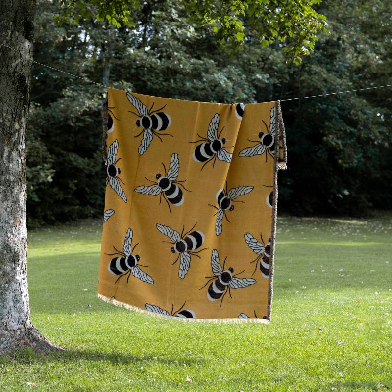 home24 Plaid Bees 170 x 1 x 130cm Gelb/Gelb/Schwarz Polyester home24 Plaid Bees 170 x 1 x 130cm Gelb/Gelb/Schwarz Polyester von home24