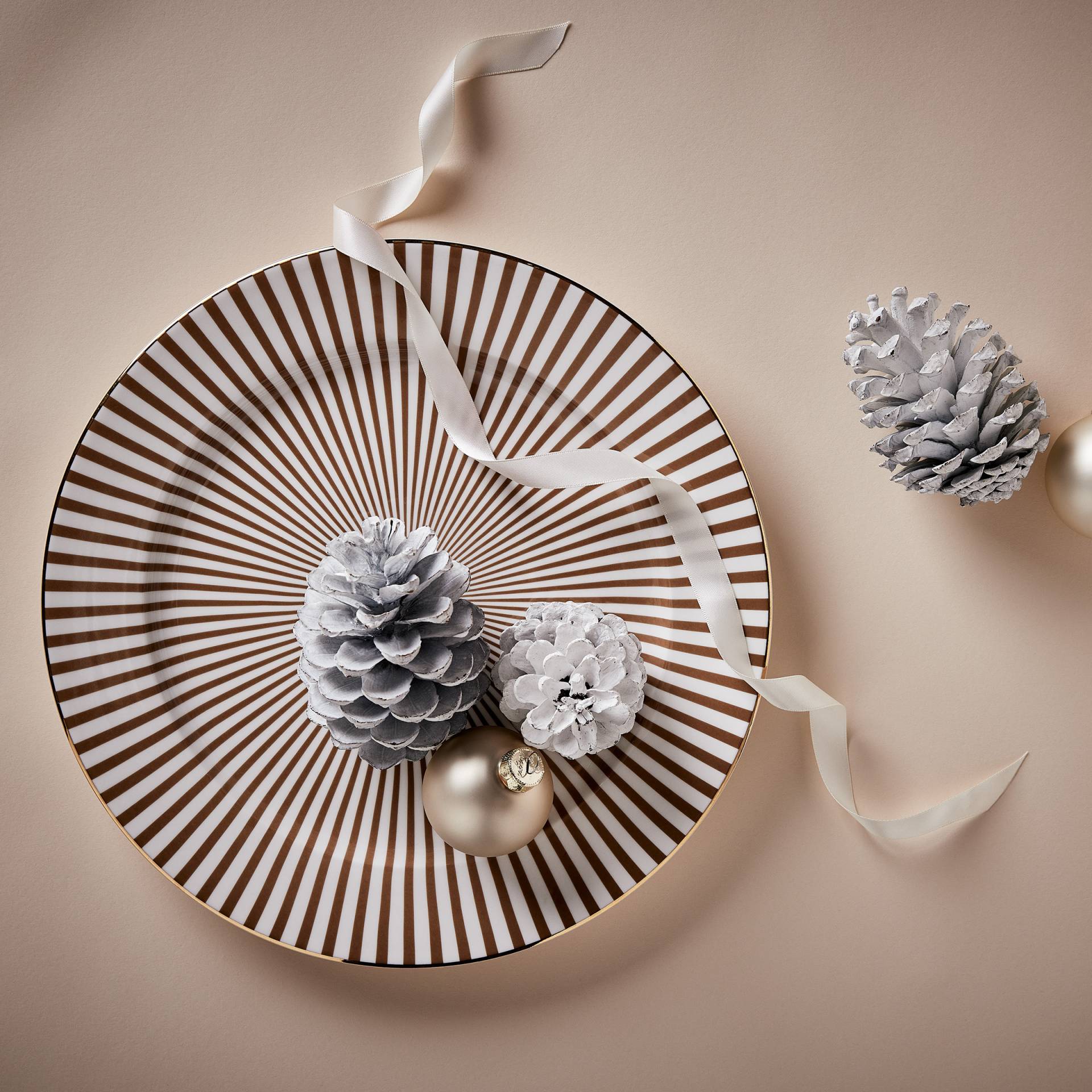 home24 Platzteller Ø 32cm Weiß/Weiß von home24