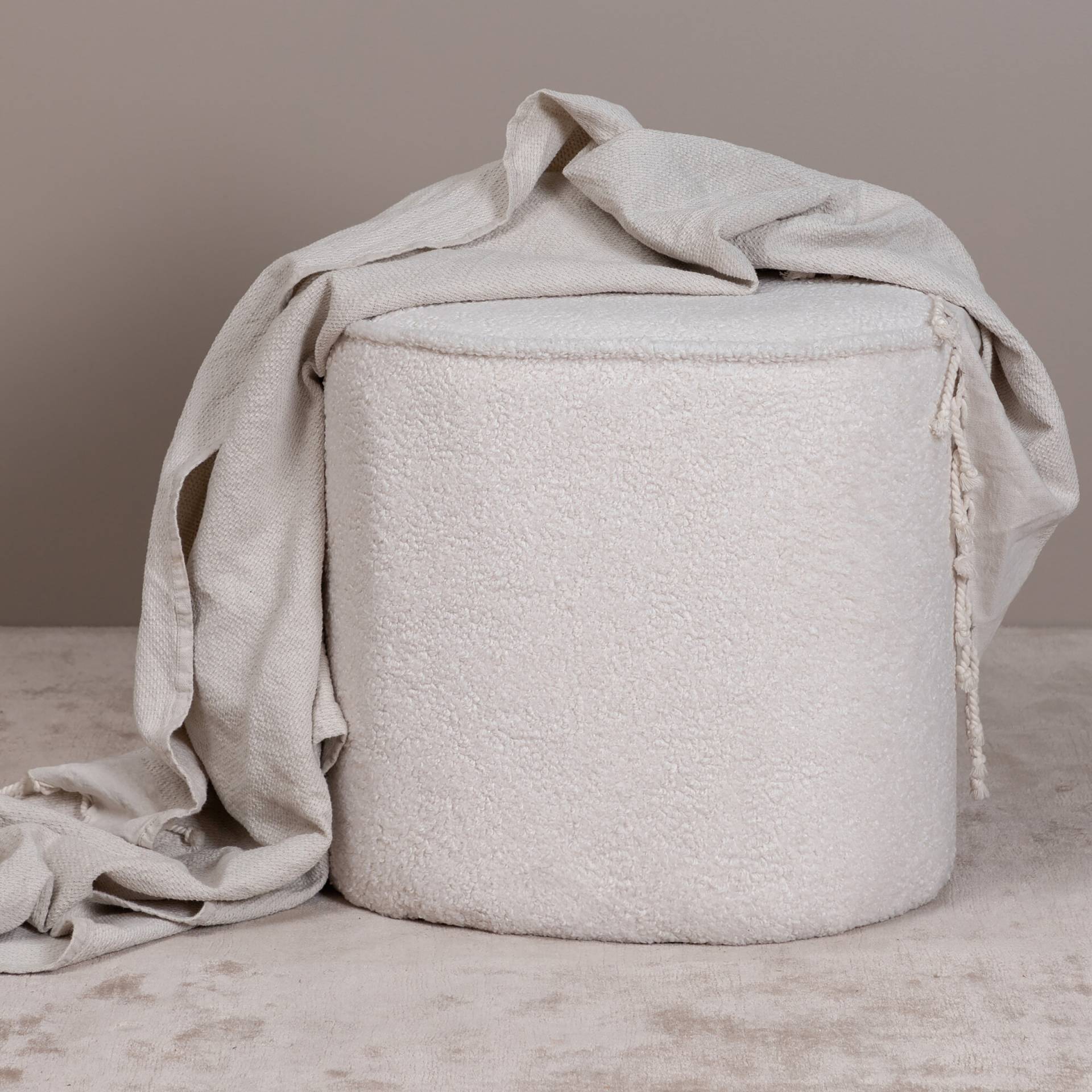 home24 Pouf Piff Ø 44cm Weiß/Creme Teddystoff home24 Pouf Piff Ø 44cm Weiß/Creme Teddystoff von home24