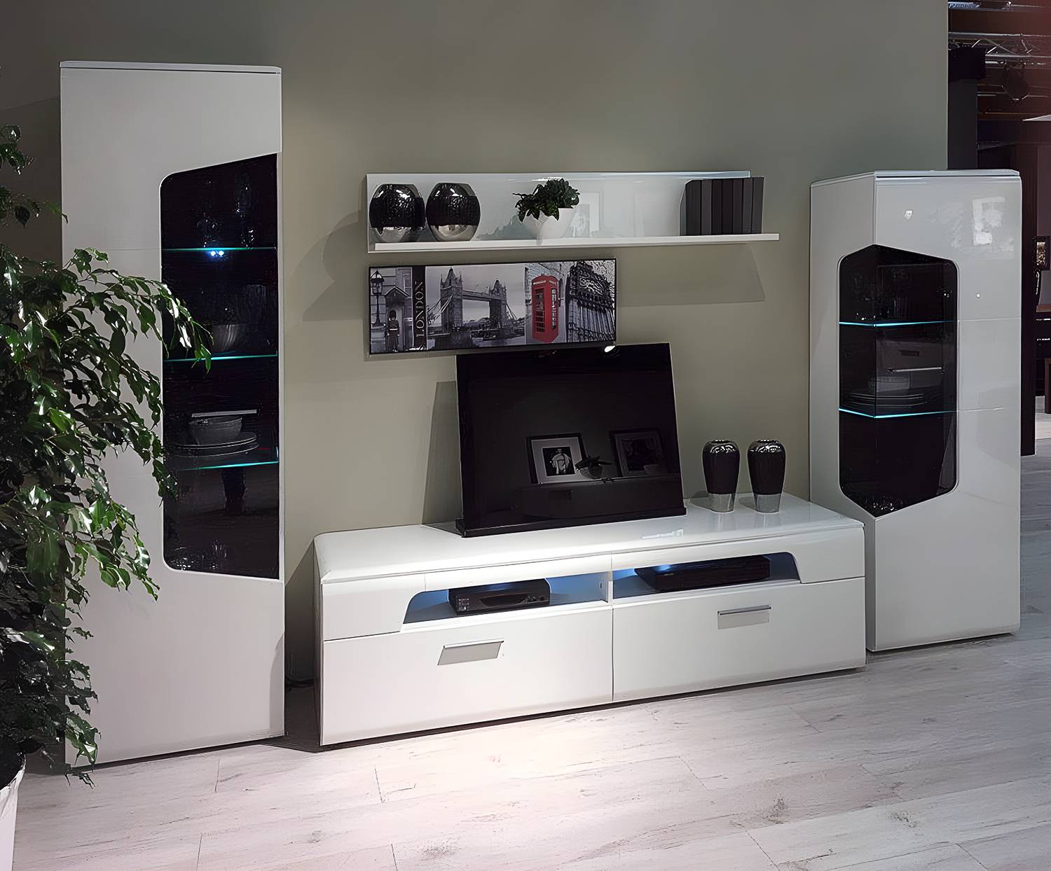 home24 TV-Lowboard Glas / Spanplatte, foliert Grau/Weiß 180 x 51 x 52cm von home24