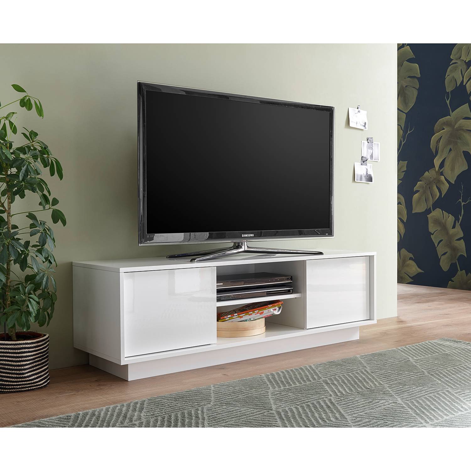 home24 TV-Lowboard Spanplatte, lackiert Weiß 139 x 44 x 43cm home24 TV-Lowboard Spanplatte, lackiert Weiß 139 x 44 x 43cm von home24