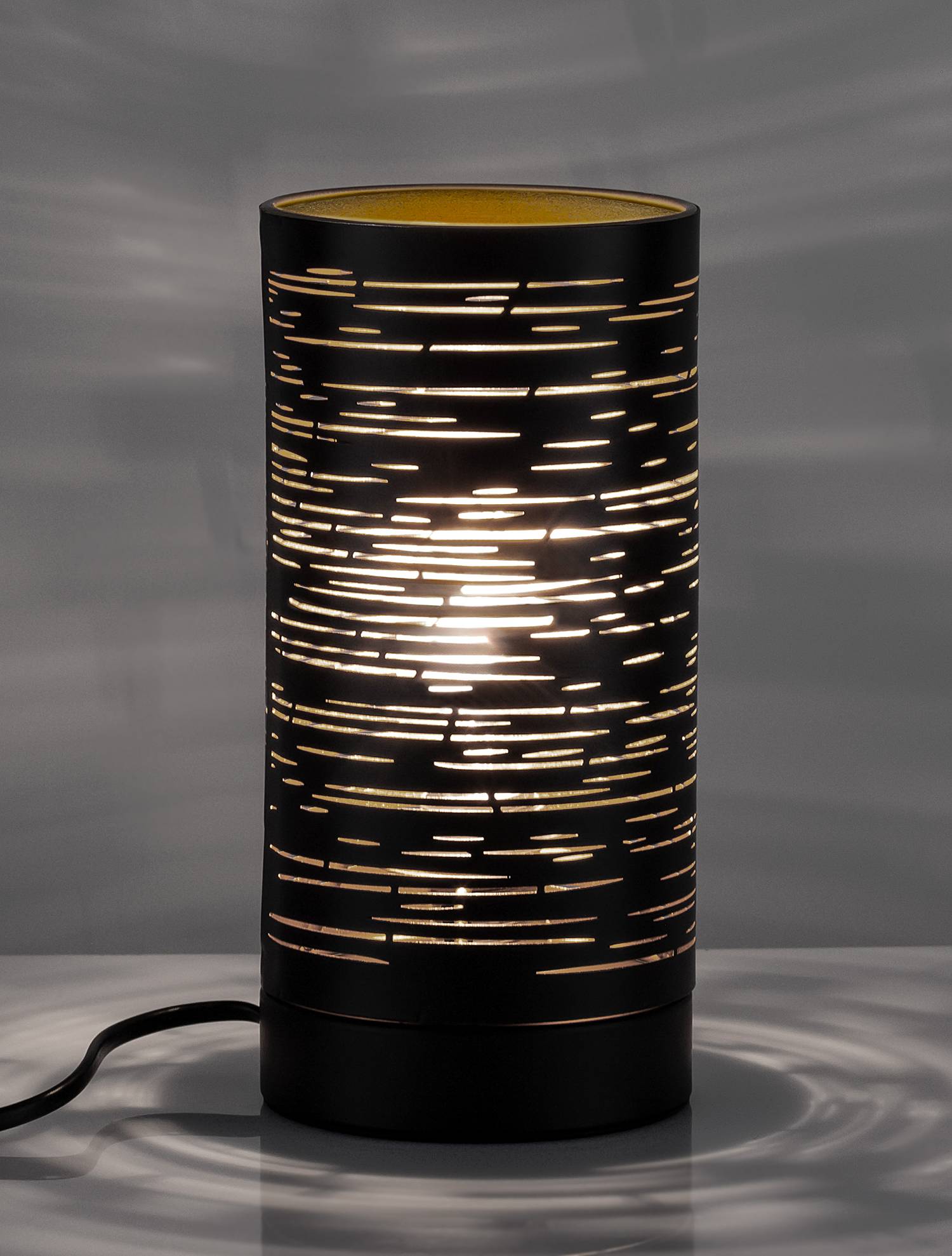home24 Tischleuchte Zane Ø 10cm Schwarz/Gold Kabel ABS, Fassung ABS, Baldachin Aluminium, Gehäuse Leuchte Aluminium LED/Smart Home/Glühlampe E14 home24 Tischleuchte Zane Ø 10cm Schwarz/Gold Kabel ABS, Fassung ABS, Baldachin Aluminium, Gehäuse Leuchte Aluminium LED/Smart Home/Glühlampe E14 von home24