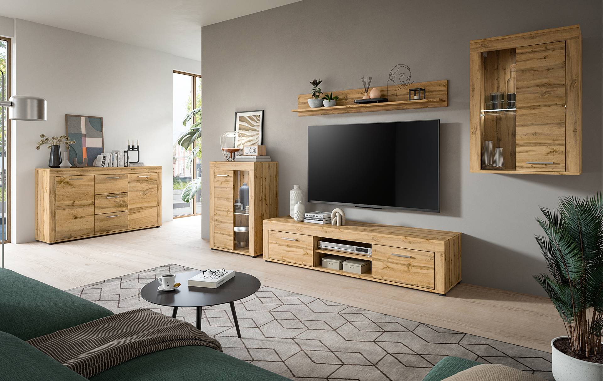 home24 Wohnwand 4-teilig mit Hängevitrine Spanplatte, beschichtet Braun/Wotaneiche Dekor 310 x 169 x 35cm von home24