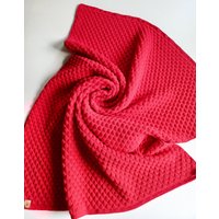 Weiche Gestrickte Babydecke Merinowolle in Rot Baby Blanket Wool Soft Weiche Gestrickte Babydecke Merinowolle in Rot Baby Blanket Wool Soft von hummelchenantje