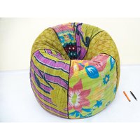 Handgemachte Baumwolle Kantha Quilt Geschnitten Stück Floral Bean Bag Stuhl, Wohnzimmer Runde Boho Dekorative Bestickt Ottoman Pouf von hutse