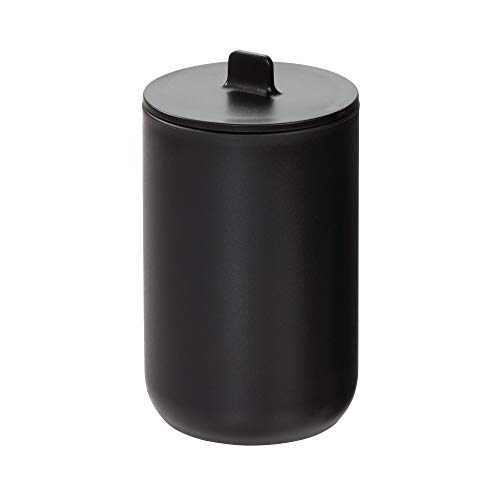 iDesign,28617, iDesign Behälter mit Deckel, runder Kunststoffbehälter für Kosmetik und Schminke, Wattestäbchen- und Wattepadspender für das Badezimmer, schwarz, 8,0 cm Durchmesser x 13 cm, Schwarz von InterDesign