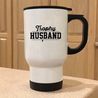 Trophäe Mann 14 Unzen Metall Auto Kaffee Und Tee Reisebecher - Perfekte Valentinstag, Vatertag, Geburtstag, Weihnachtsgeschenk von iKatchingDesigns