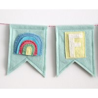 Personalisierte Pastell Namen Banner, Benutzerdefinierte Baby-Namen-Banner, Regenbogen Kinderzimmer Dekor Personalisierte Pastell Namen Banner, Benutzerdefinierte Baby-Namen-Banner, Regenbogen Kinderzimmer Dekor von icklebitsshop
