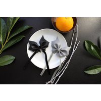 Fliege Aus Kunstleder/Rundes Leder/Tischdekoration/Halloween-Schleife, Serviettenringe/Graue von ideaTatyart
