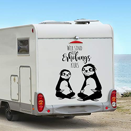 ilka parey wandtattoo-welt® Autotattoo Wohnmobil Autoaufkleber Aufkleber Wohnwagen Faultiere mit Spruch auf Erholungskurs M2218 (XXXL-73cm breit x 90cm hoch, schwarz) von ilka parey wandtattoo-welt