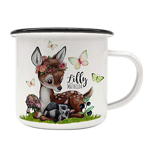 ilka parey wandtattoo-welt Emaille Becher Camping Tasse Motiv REH Waschenbär Blaubeeren Schmetterlinge & Wunschname Name Kaffeetasse Geschenk eb491 - ausgewählte Farbe: *schwarzer Becherrand* von ilka parey wandtattoo-welt