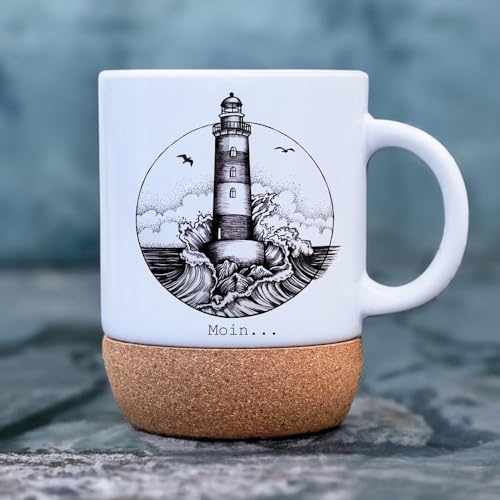 ilka parey wandtattoo-welt Tasse Becher Keramiktasse mit Kork Korktasse Leuchtturm maritim Spruch Moin... Kaffeepott Kaffeebecher Kaffeetasse Geschenk tsk02 von ilka parey wandtattoo-welt