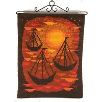 Vintage Wandbehang Aus Wolle 1970S Segelboote Sonnenuntergang Stickerei von inMyAuntsAttic