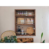 Holzlagerregal/Gewürzregal-Wandhalterung, Bauernhausküchenorganisation, Vorratslagerung, Glasregal, Ölanzeige, Rustikales Teekaffeeregal Holzlagerregal/Gewürzregal-Wandhalterung, Bauernhausküchenorganisation, Vorratslagerung, Glasregal, Ölanzeige, Rustikales Teekaffeeregal von infiniteabyss