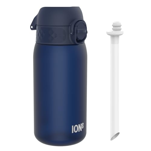 Ion8 Kinder Trinkflasche Mit Strohhalm, 350ml, Auslaufsicher, Einhandöffnung, Sichere Verriegelung, Spülmaschinenfest, BPA-frei, Tragegriff, Klappdeckel, Leicht zu Reinigen, Klimaneutral, Marine Blau von ion8