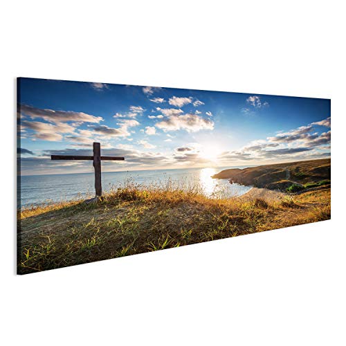 Bild auf Leinwand Christliches Kreuz an einem Wilden Strand mit einem wunderschönen Sonnenaufgang. Wandbild Poster Leinwandbild von islandburner,