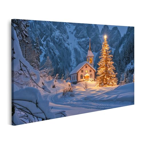 islandburner Bild auf Leinwand Kleine Holzhütte mit beleuchtetem Weihnachtsbaum in schneebedeckter Waldlichtung vor Bergkulisse Bilder Wandbilder Poster von islandburner