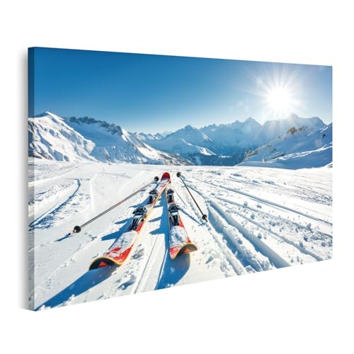 islandburner Bild auf Leinwand Paar Ski liegen im schneebedeckten Alpenhang unter strahlend blauem Himmel und Sonne Bilder Wandbilder Poster von islandburner