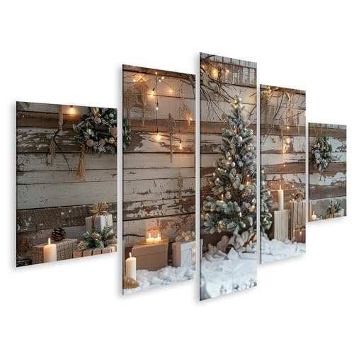 islandburner Bild auf Leinwand Verschneite Weihnachtsszene geschmückter Baum Kerzen Kleiner Weihnachtsbaum vor Holzwand Bilder Wandbilder Poster von islandburner