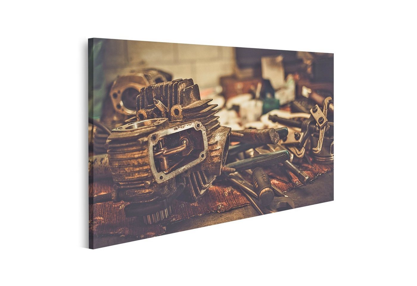 islandburner Leinwandbild Bild auf Leinwand Teil eines Motorradmotors auf einem Tisch in einer W islandburner Leinwandbild Bild auf Leinwand Teil eines Motorradmotors auf einem Tisch in einer W von islandburner
