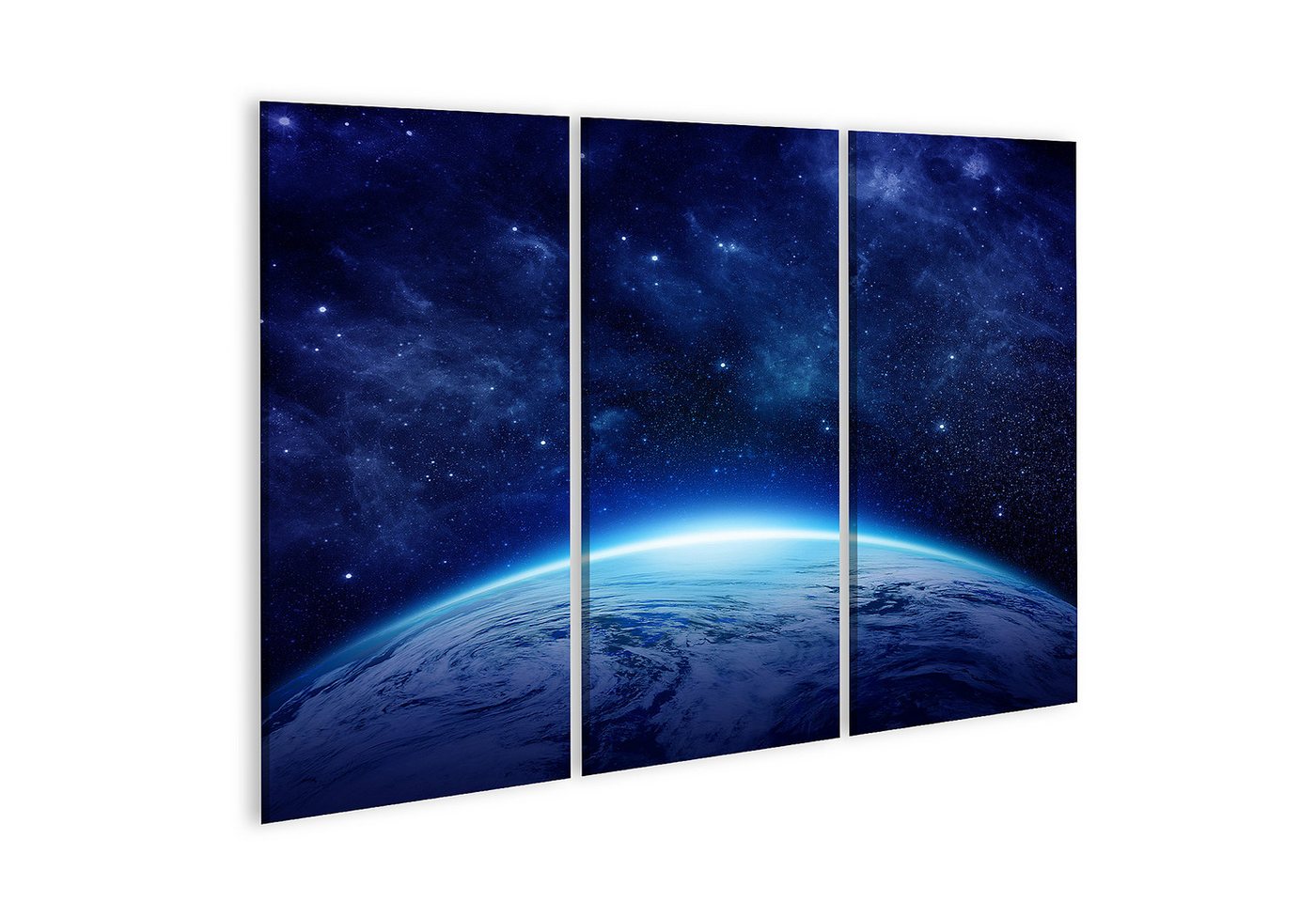 islandburner Leinwandbild Blick auf die Erde vom Weltraum aus in der blauen Morgendämmerung von islandburner