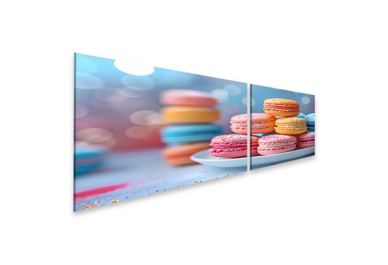 islandburner Leinwandbild Bunte Macarons auf weißem Teller mit hellem Hintergrund Wandbild von islandburner