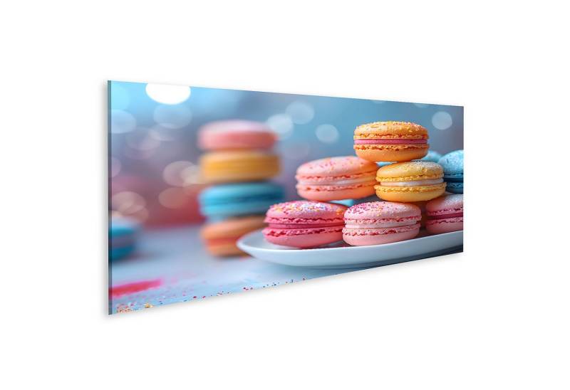 islandburner Leinwandbild Bunte Macarons auf weißem Teller mit hellem Hintergrund Wandbild islandburner Leinwandbild Bunte Macarons auf weißem Teller mit hellem Hintergrund Wandbild von islandburner