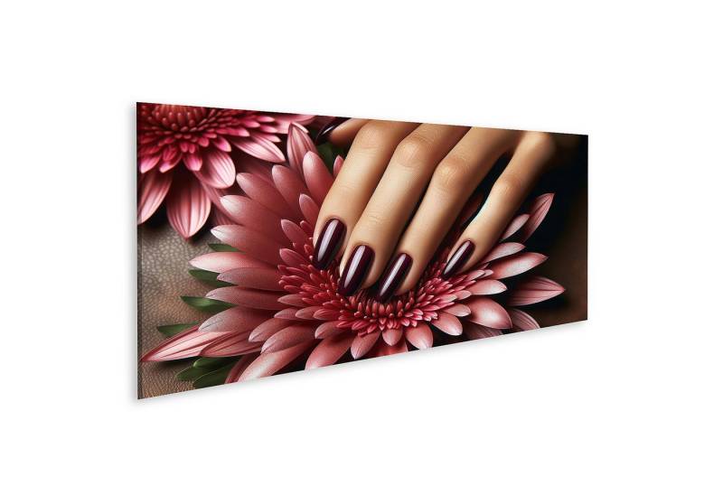 islandburner Leinwandbild Elegante Maniküre mit Tiefmaroon Lack auf Zarten Blütenblättern Nagels von islandburner