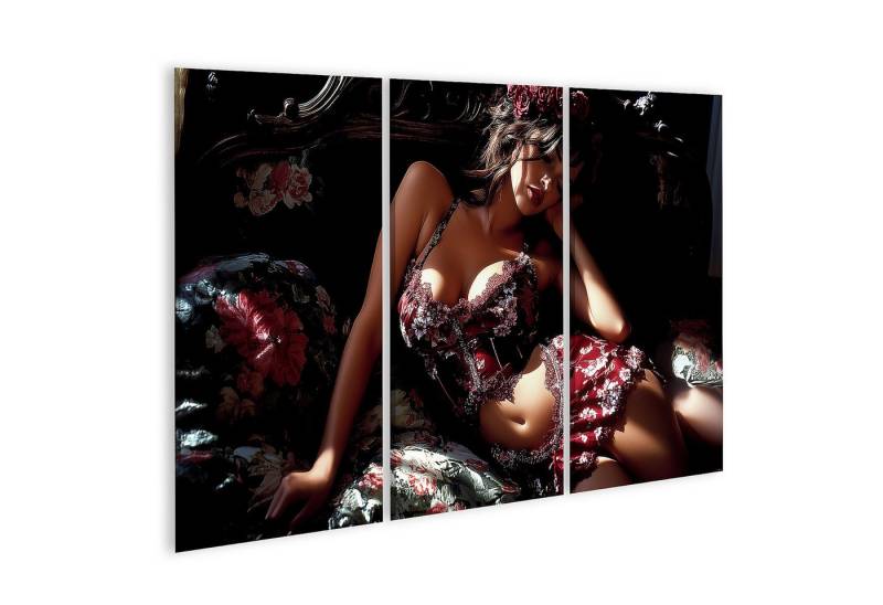 islandburner Leinwandbild Frau in rotem Blumenkleid schläft auf einem blumigen Sofa von islandburner