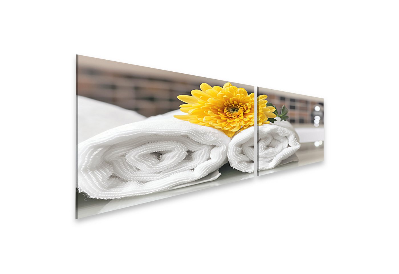 islandburner Leinwandbild Weiße, gerollte Handtücher und prächtige gelbe Chrysanthemen auf Wandb von islandburner