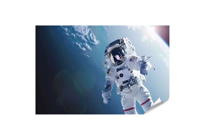 islandburner Poster Astronaut im Weltraum über der Erde, unserer Heimat, mit ISS-Details B von islandburner