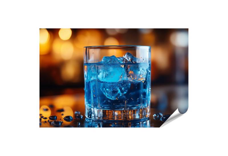 islandburner Poster Blaues Getränk mit Eiswürfeln in einem Glas auf beleuchtetem Hintergr von islandburner