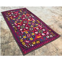 Rosa Vintage Suzani Tagesdecke - Wandbehang Bunt Bestickt Rosa Vintage Suzani Tagesdecke - Wandbehang Bunt Bestickt von istanbulcarpet