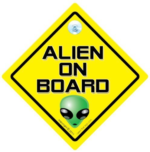 Witziger Autoaufkleber mit englischsprachiger Aufschrift „Alien On Board“ (Deutsch: Alien an Bord), im Stile eines „Baby an Bord“-Autoaufklebers, mit Alien-Motiv von iwantthatsign.com