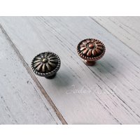 Metallknopf Schubladenknauf Kommode Knauf Schrankknopf/Küchenschrank Ziehgriff Dekorative Möbelbeschläge Dp943 Metallknopf Schubladenknauf Kommode Knauf Schrankknopf/Küchenschrank Ziehgriff Dekorative Möbelbeschläge Dp943 von jade4wood