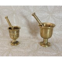 Antiker Handgemachter Großer Messing Stößel Und Mörser Apotheker Set, Kupfer Gewürzmühle von jamilarabesque