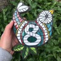 Handgefertigte Vogel Mosaik Hausnummer Benutzerdefinierte Adressschild Handgefertigte Vogel Mosaik Hausnummer Benutzerdefinierte Adressschild von janotoole