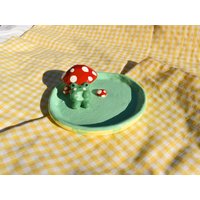 Frosch Tonschale - Pilz Schmuck Tablett Bemalt Keramik Teller , Ringschale Süßer Ton Rock von jemensistudio